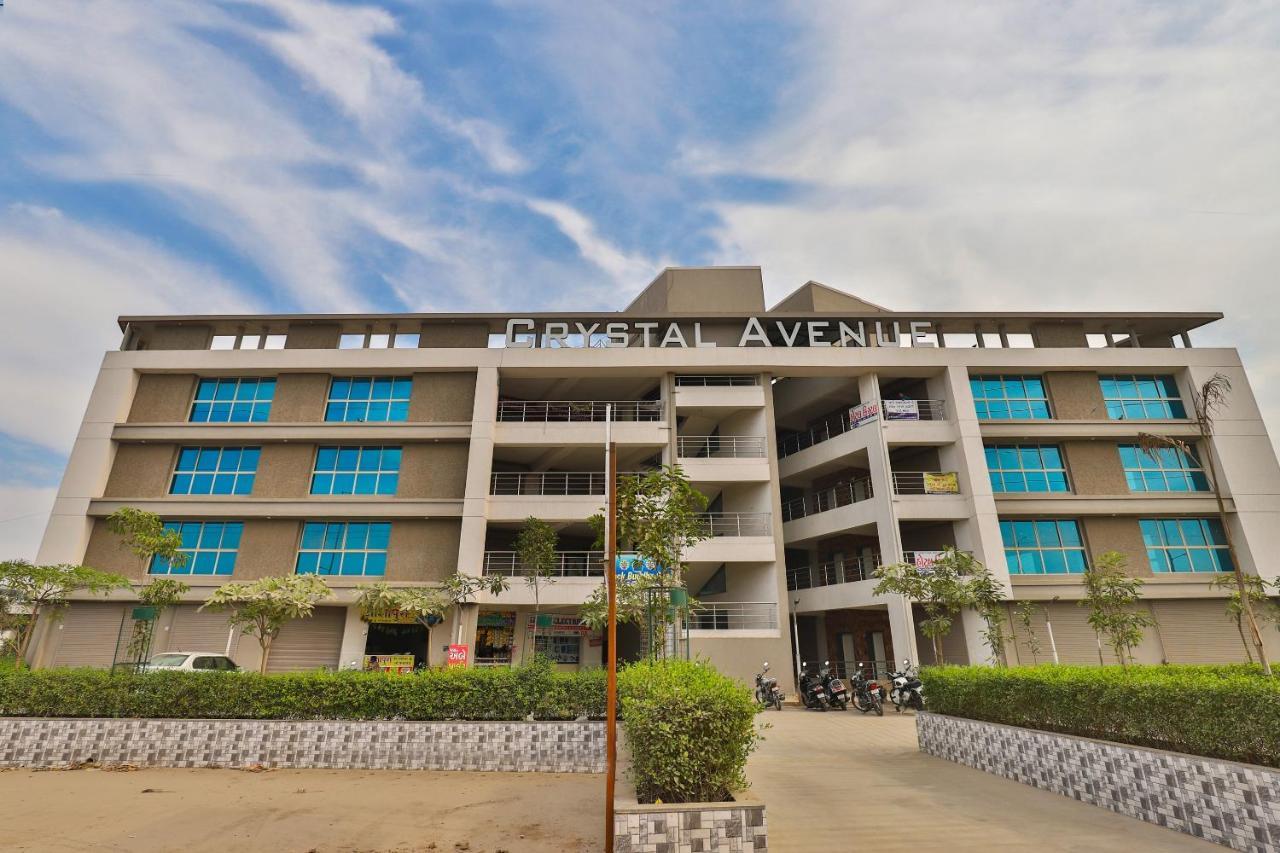 Oyo 25009 Hotel Crystal Ahmedabad Exterior photo